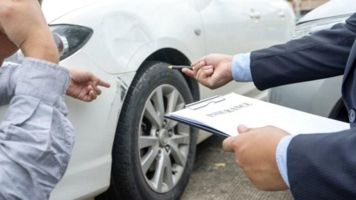 How to sue my car insurance company with a lawyer's help